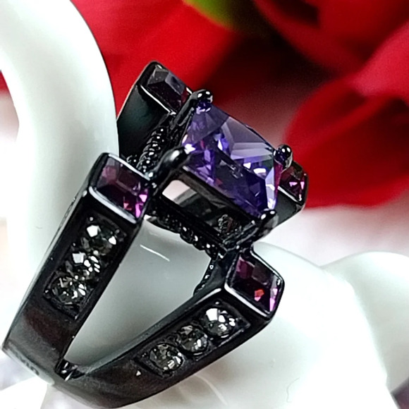 Steampunk Gothic Statement Ring - Picture 9 of 17